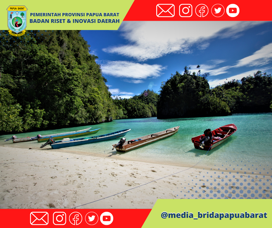 Pantai Ermund, Kampung Teluk Etna, Kabupaten Kaimana, Provinsi Papua Barat