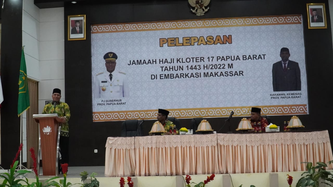 Sambutan Pj. Gubernur Papua Barat dalam pelepasan calon jemaah hadi di Auditorium Asrama Haji Sudian Makassar